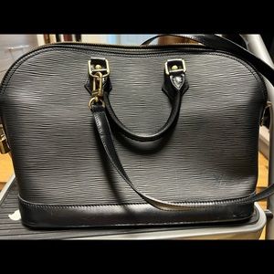 Authentic Louis Vuitton Epi Leather Alma. Good Condition